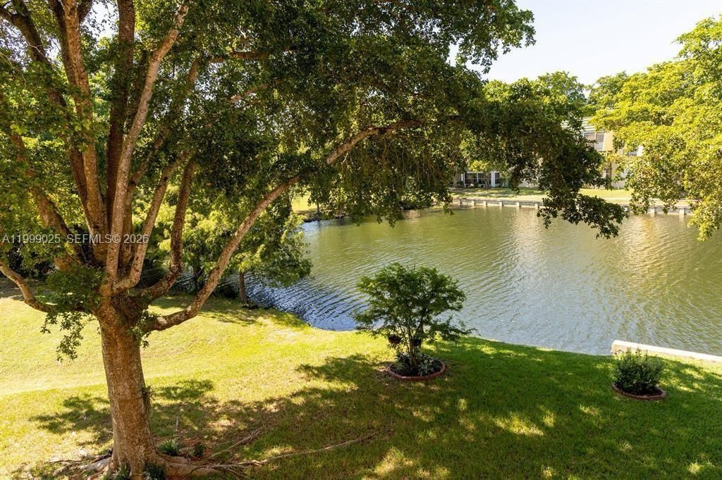 Real estate property located at 8842 Mcnab Rd #302, Broward, Greens Condo Apts Phase I, Tamarac, FL