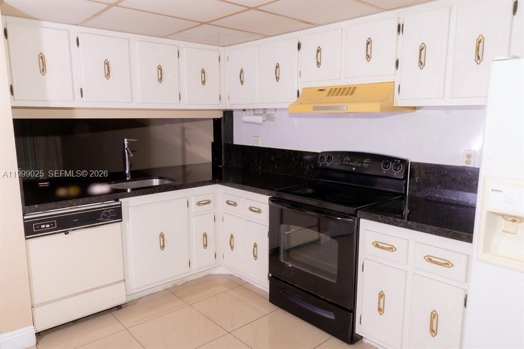 Real estate property located at 8842 Mcnab Rd #302, Broward, Greens Condo Apts Phase I, Tamarac, FL