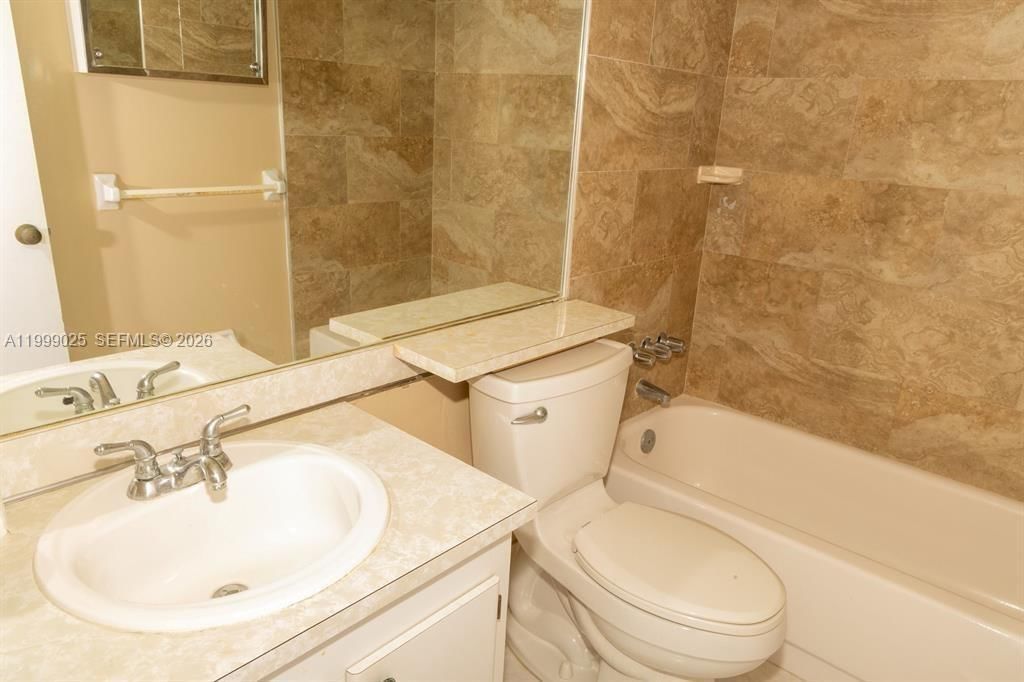 Real estate property located at 8842 Mcnab Rd #302, Broward, Greens Condo Apts Phase I, Tamarac, FL