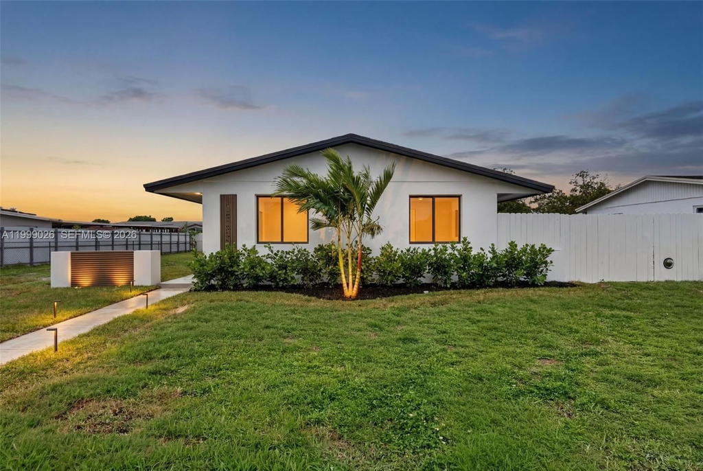 Real estate property located at 19730 44th Ct, Miami-dade, Carol City Gdns 1st Addn, Miami Gardens, FL