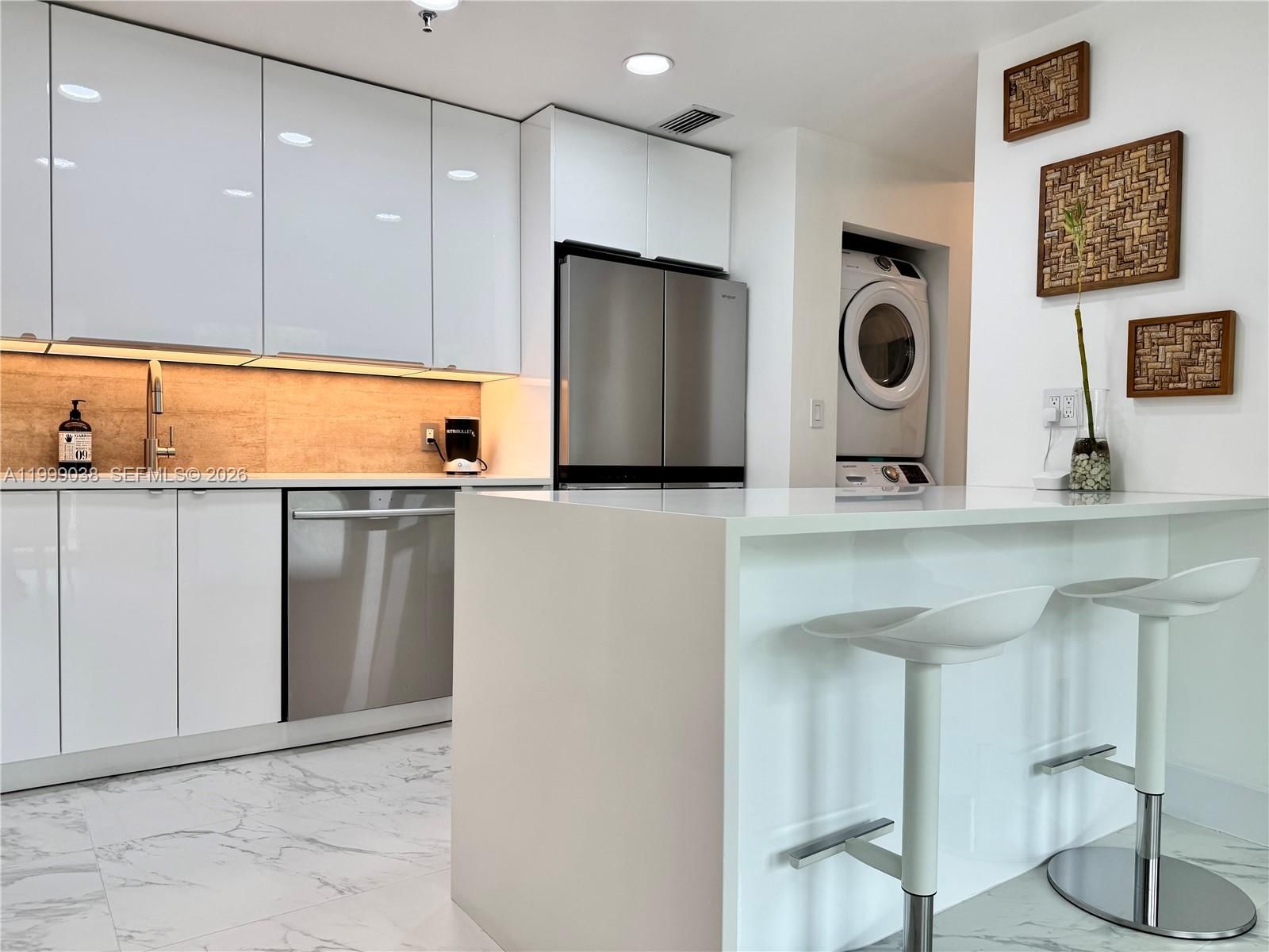 Real estate property located at 7800 Collins Ave #101, Miami-dade, Rond Point Condo, Miami Beach, FL