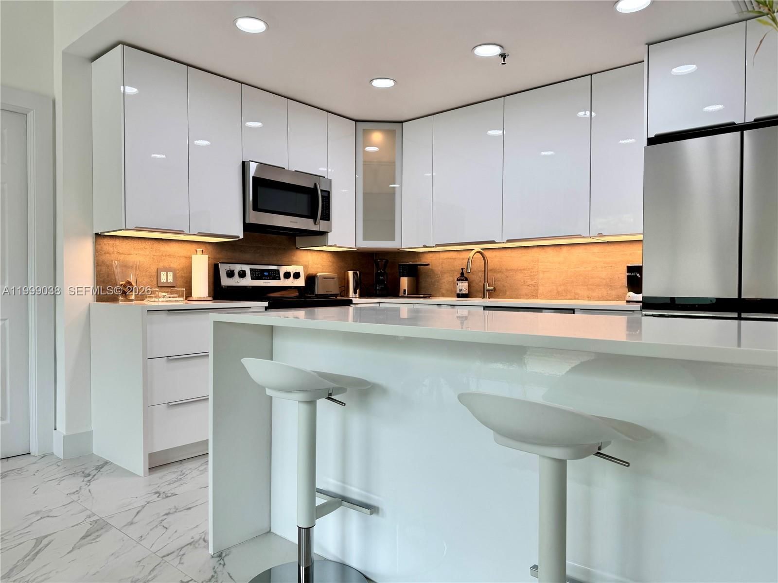 Real estate property located at 7800 Collins Ave #101, Miami-dade, Rond Point Condo, Miami Beach, FL