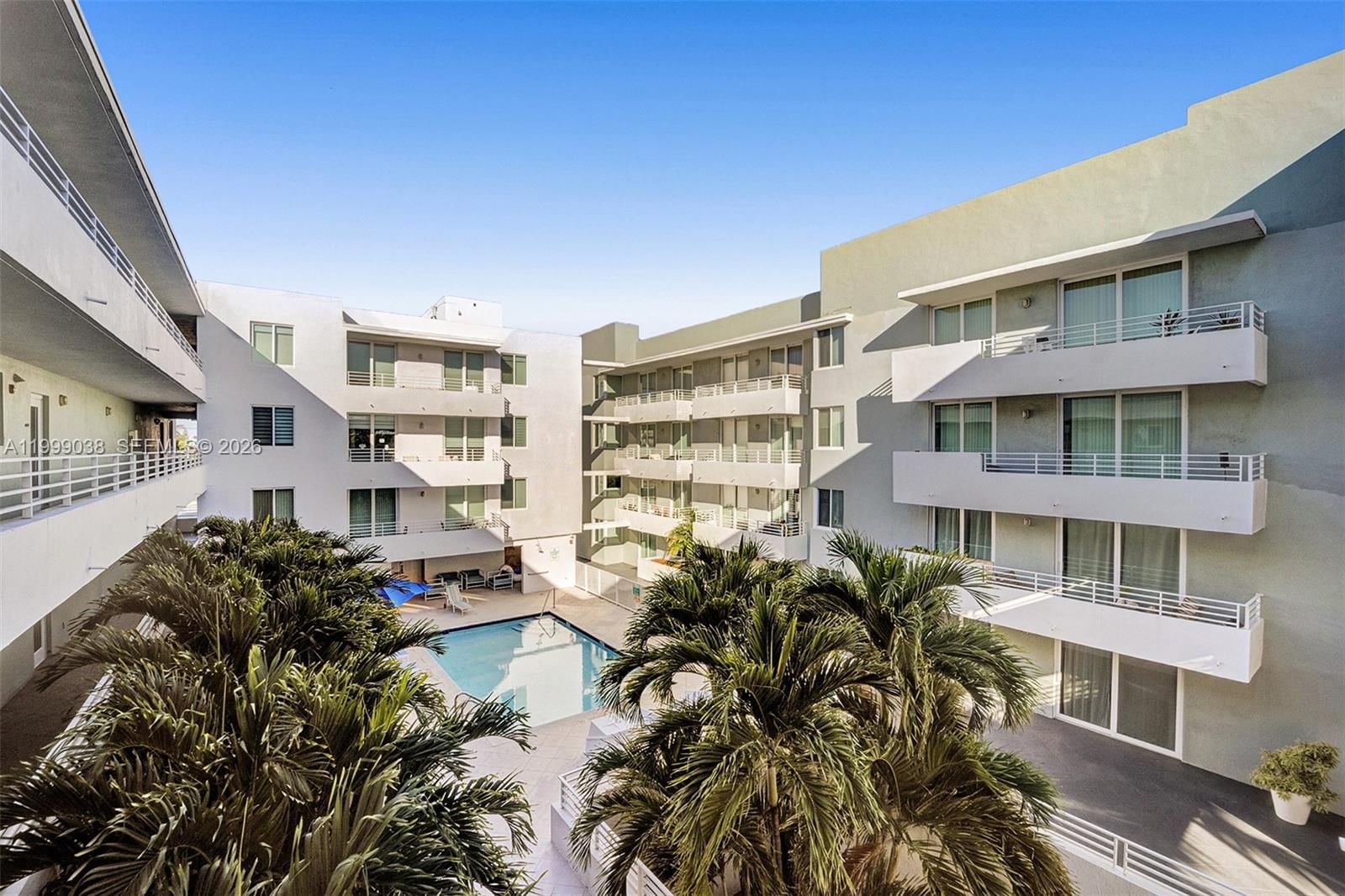 Real estate property located at 7800 Collins Ave #101, Miami-dade, Rond Point Condo, Miami Beach, FL