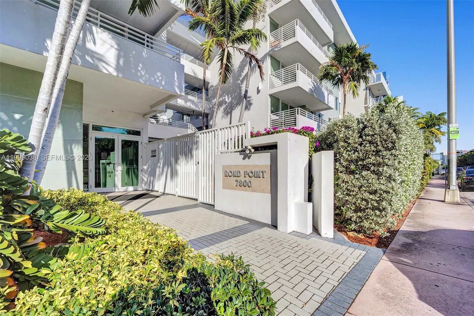 Real estate property located at 7800 Collins Ave #101, Miami-dade, Rond Point Condo, Miami Beach, FL