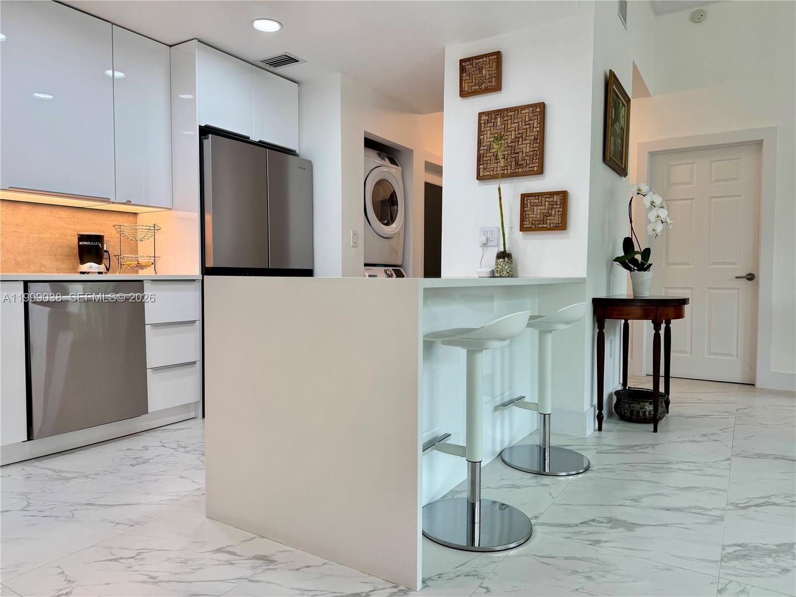 Real estate property located at 7800 Collins Ave #101, Miami-dade, Rond Point Condo, Miami Beach, FL