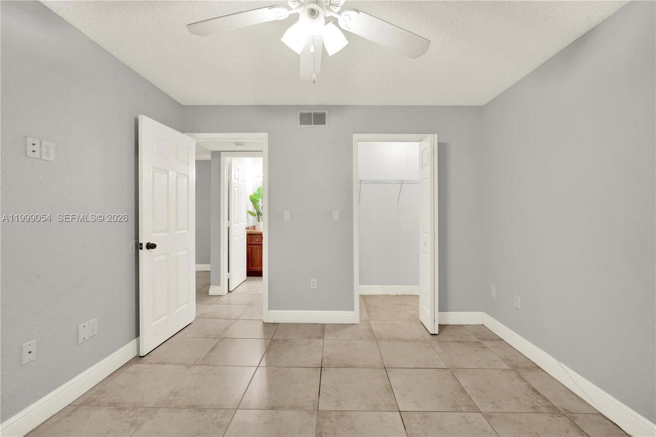 Real estate property located at 15570 105th Ln #1717, Miami-dade, Vista Lago At The Hammock, Miami, FL