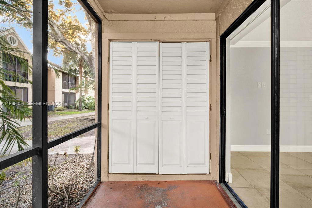 Real estate property located at 15570 105th Ln #1717, Miami-dade, Vista Lago At The Hammock, Miami, FL