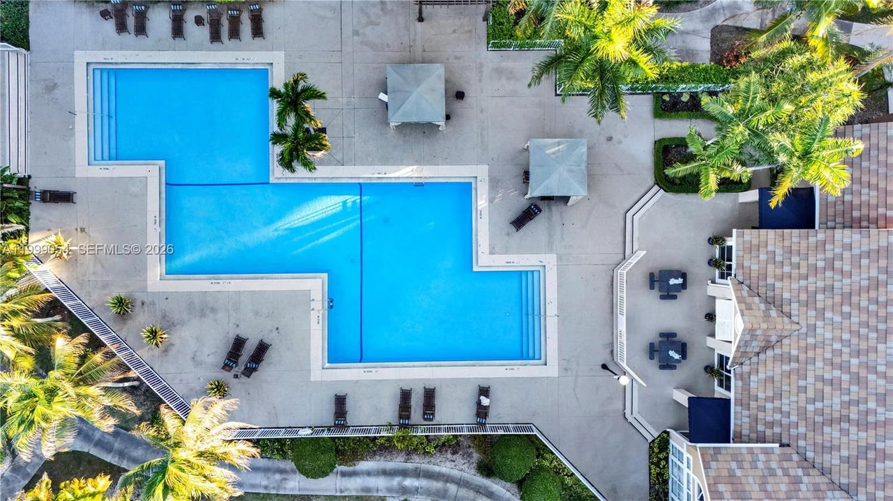Real estate property located at 15570 105th Ln #1717, Miami-dade, Vista Lago At The Hammock, Miami, FL