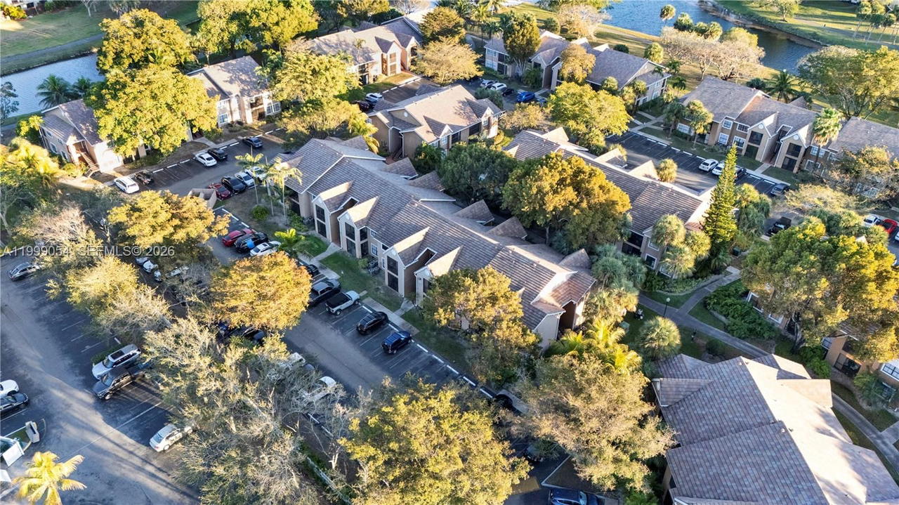 Real estate property located at 15570 105th Ln #1717, Miami-dade, Vista Lago At The Hammock, Miami, FL