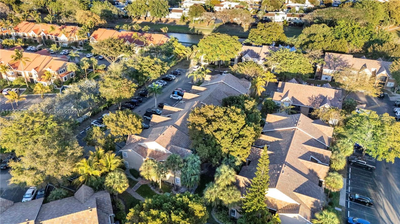 Real estate property located at 15570 105th Ln #1717, Miami-dade, Vista Lago At The Hammock, Miami, FL