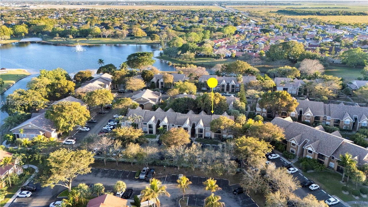 Real estate property located at 15570 105th Ln #1717, Miami-dade, Vista Lago At The Hammock, Miami, FL