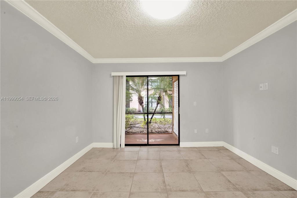 Real estate property located at 15570 105th Ln #1717, Miami-dade, Vista Lago At The Hammock, Miami, FL