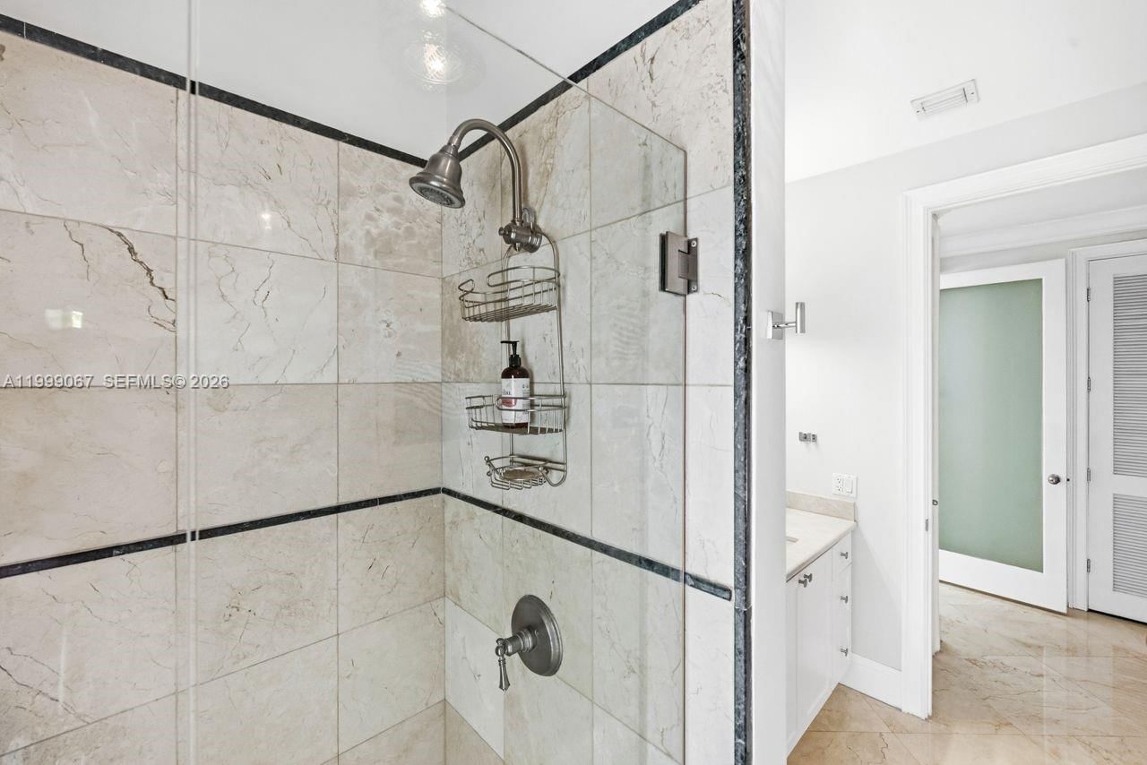 Real estate property located at , Miami-dade, Oak Ridge Falls, Miami, FL