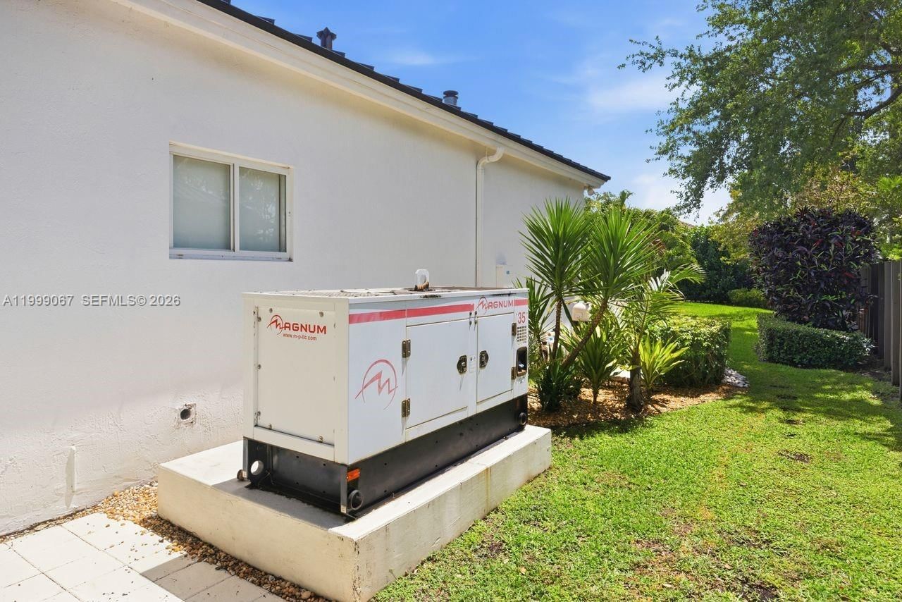 Real estate property located at , Miami-dade, Oak Ridge Falls, Miami, FL