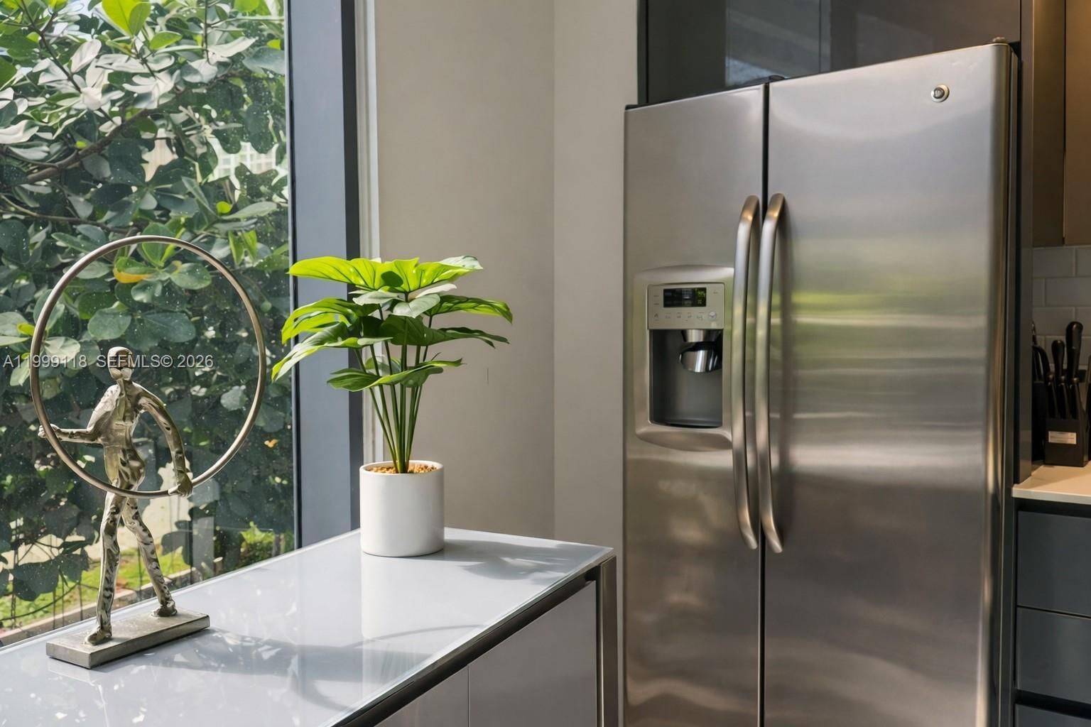 Real estate property located at 31 6th St #301, Miami-dade, Mybrickell Condo, Miami, FL