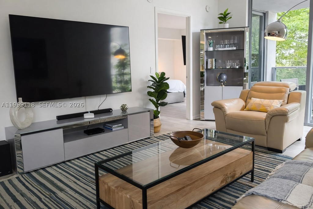 Real estate property located at 31 6th St #301, Miami-dade, Mybrickell Condo, Miami, FL