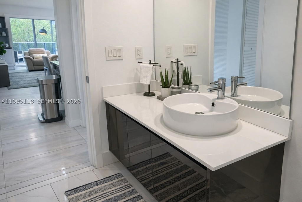 Real estate property located at 31 6th St #301, Miami-dade, Mybrickell Condo, Miami, FL