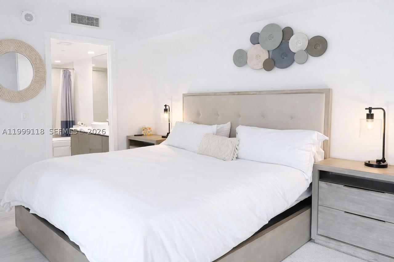 Real estate property located at 31 6th St #301, Miami-dade, Mybrickell Condo, Miami, FL