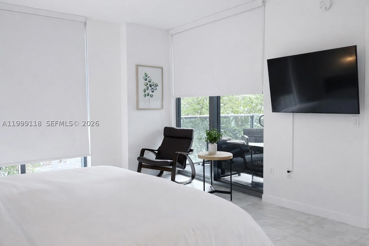 Real estate property located at 31 6th St #301, Miami-dade, Mybrickell Condo, Miami, FL