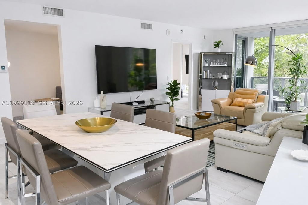 Real estate property located at 31 6th St #301, Miami-dade, Mybrickell Condo, Miami, FL
