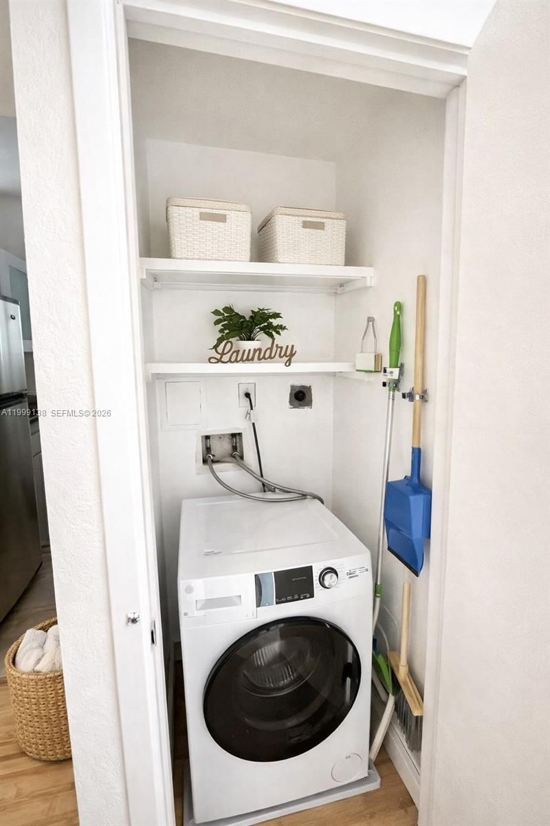 Real estate property located at 3915 Meridian Ave #101, Miami-dade, The Waterclub Condo, Miami Beach, FL