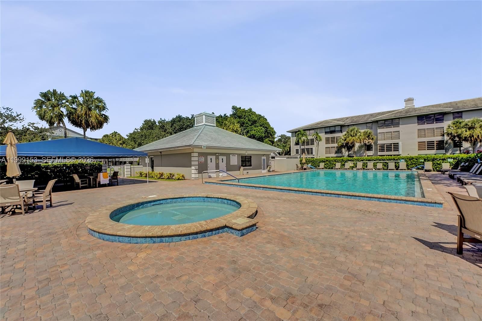 Real estate property located at 1526 Whitehall Dr #206, Broward, Condo 13 Of Whitehall Con, Davie, FL