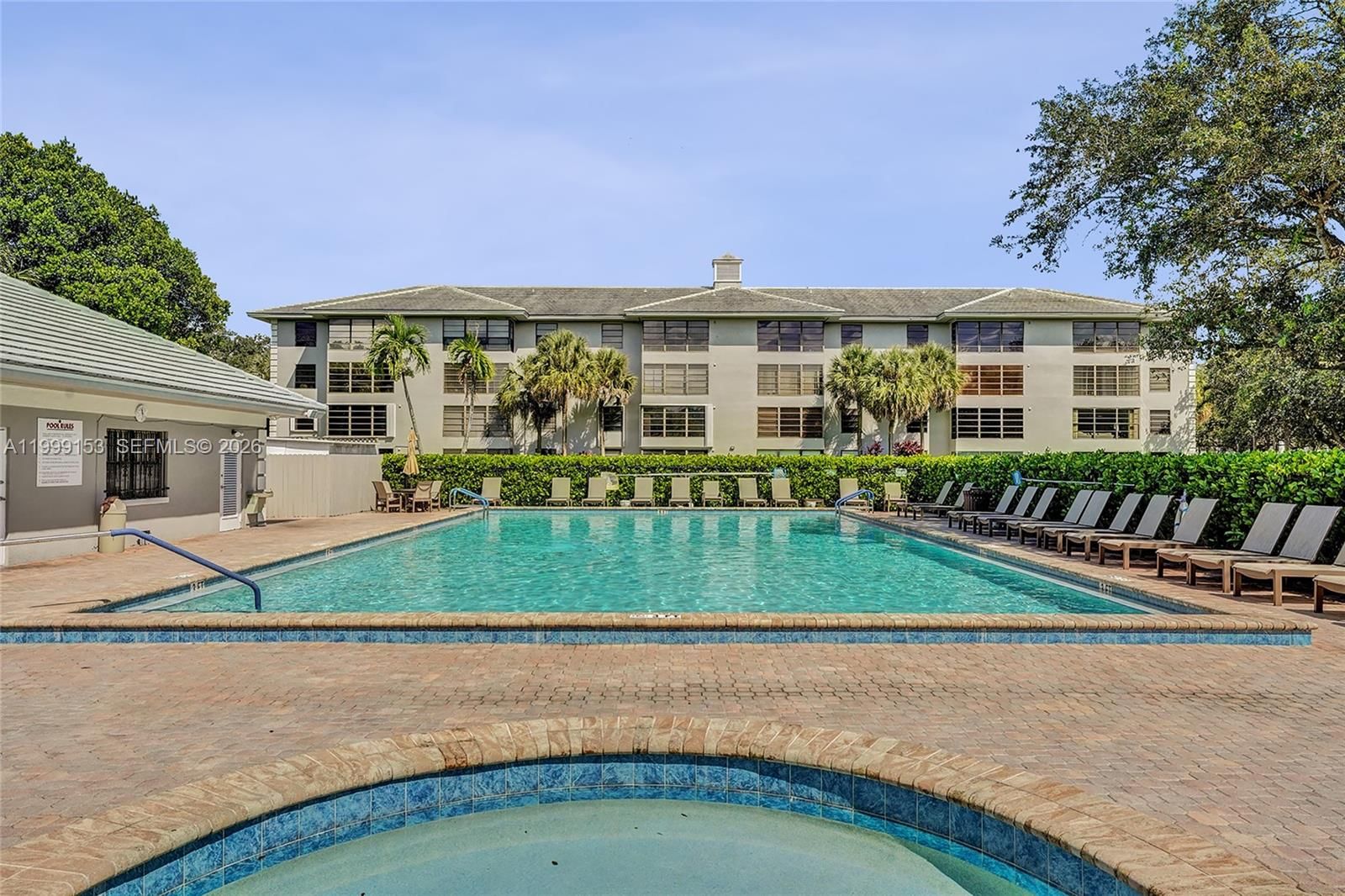 Real estate property located at 1526 Whitehall Dr #206, Broward, Condo 13 Of Whitehall Con, Davie, FL