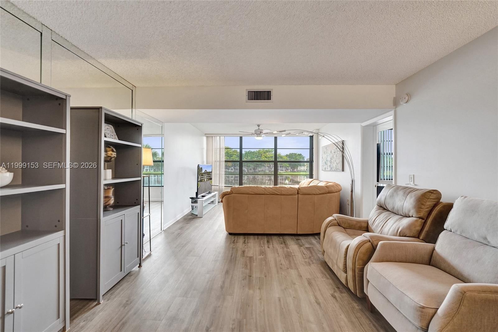 Real estate property located at 1526 Whitehall Dr #206, Broward, Condo 13 Of Whitehall Con, Davie, FL