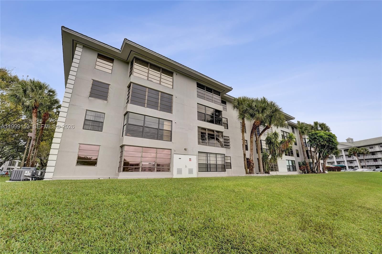 Real estate property located at 1526 Whitehall Dr #206, Broward, Condo 13 Of Whitehall Con, Davie, FL