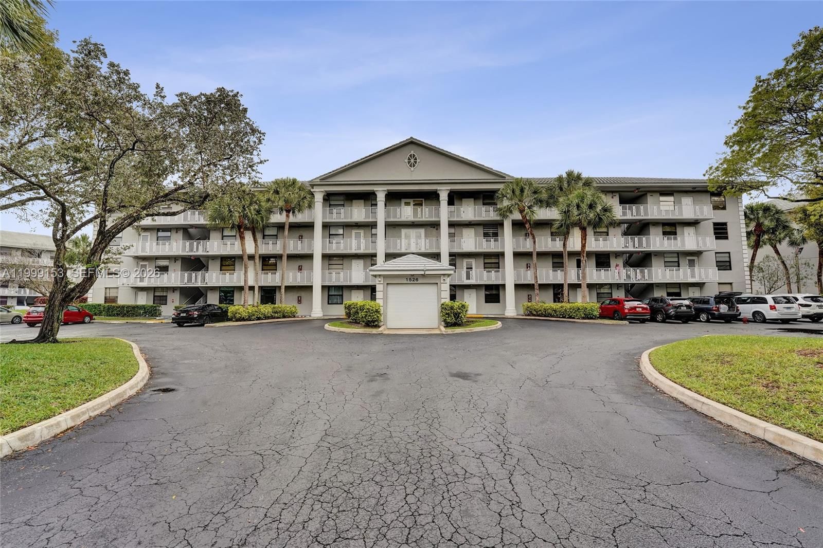 Real estate property located at 1526 Whitehall Dr #206, Broward, Condo 13 Of Whitehall Con, Davie, FL