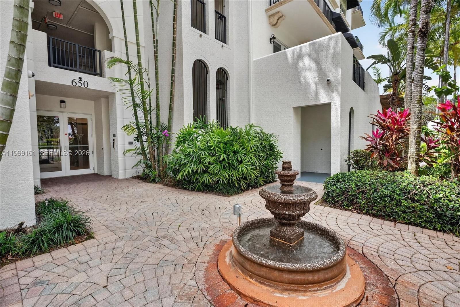 Real estate property located at 650 Valencia Ave #302, Miami-dade, Valencia Grande Condo, Coral Gables, FL