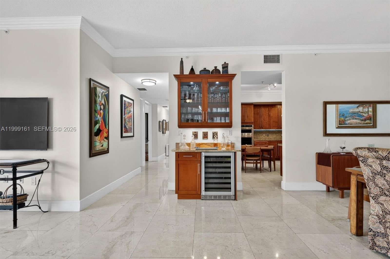 Real estate property located at 650 Valencia Ave #302, Miami-dade, Valencia Grande Condo, Coral Gables, FL