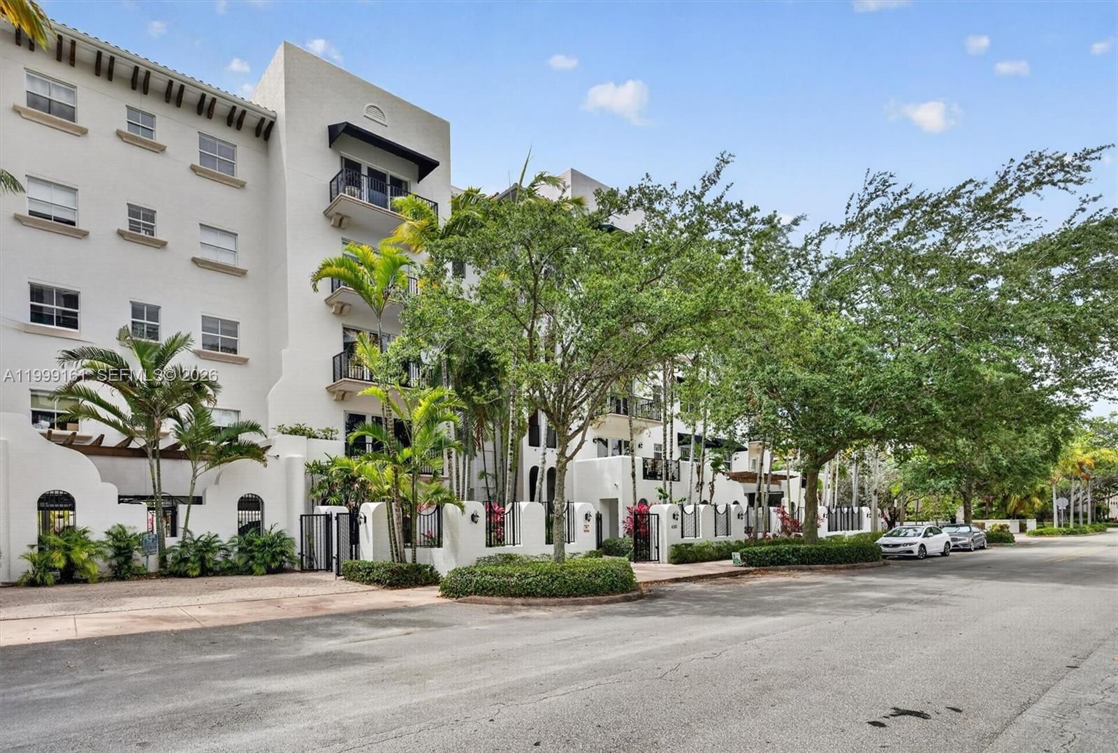 Real estate property located at 650 Valencia Ave #302, Miami-dade, Valencia Grande Condo, Coral Gables, FL
