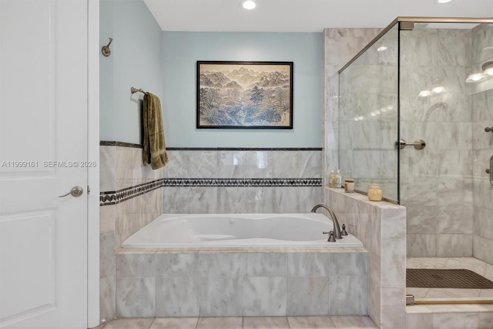 Real estate property located at 650 Valencia Ave #302, Miami-dade, Valencia Grande Condo, Coral Gables, FL