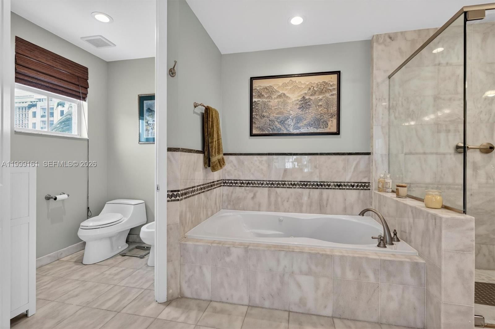 Real estate property located at 650 Valencia Ave #302, Miami-dade, Valencia Grande Condo, Coral Gables, FL