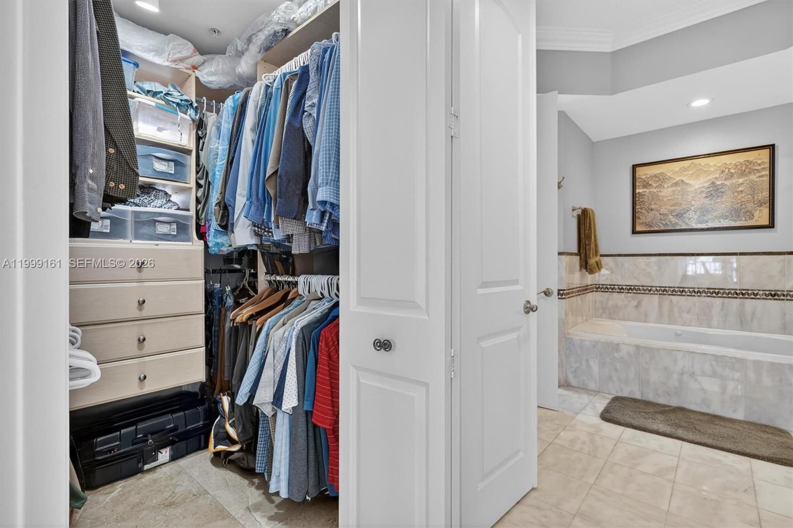 Real estate property located at 650 Valencia Ave #302, Miami-dade, Valencia Grande Condo, Coral Gables, FL