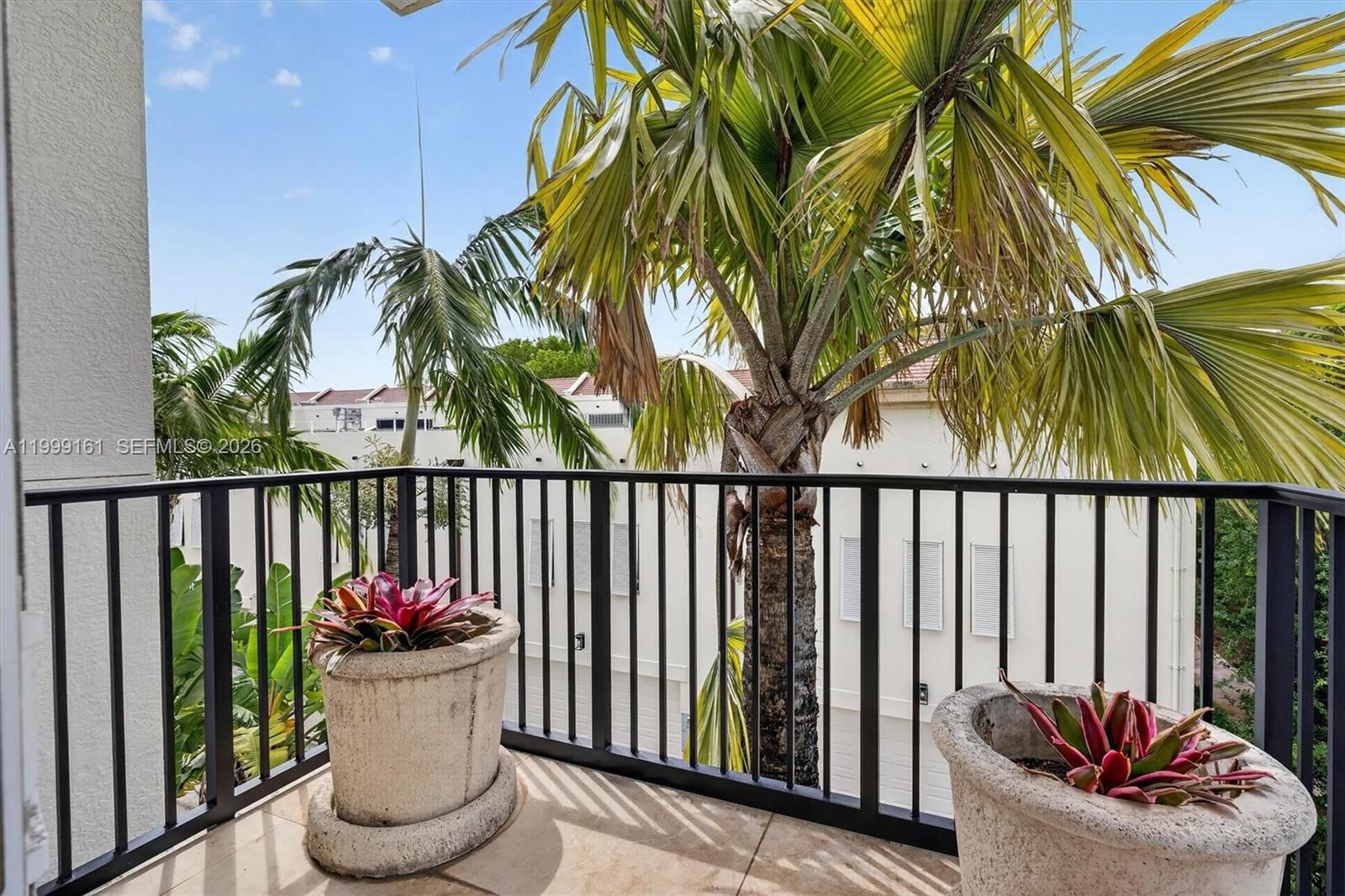 Real estate property located at 650 Valencia Ave #302, Miami-dade, Valencia Grande Condo, Coral Gables, FL