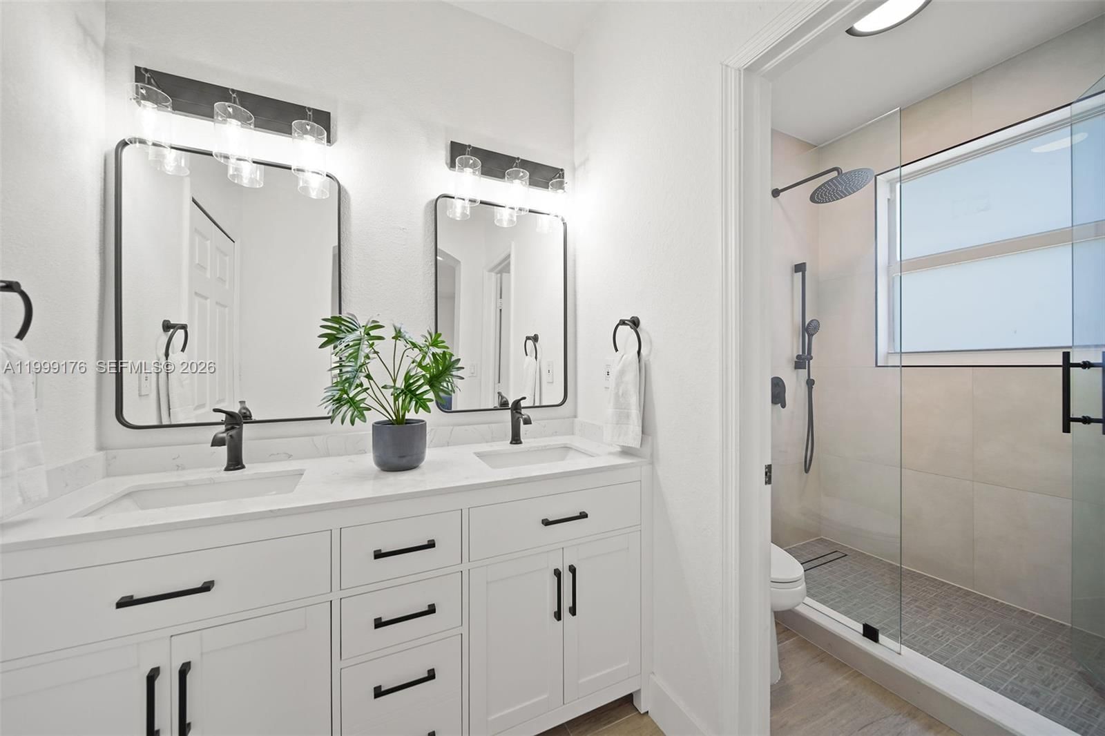 Real estate property located at 11613 78th St, Miami-dade, Doral Isles North Sec Two, Doral, FL