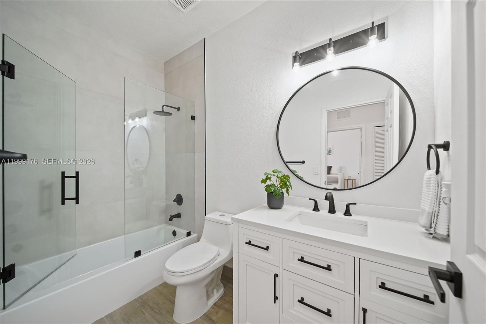 Real estate property located at 11613 78th St, Miami-dade, Doral Isles North Sec Two, Doral, FL