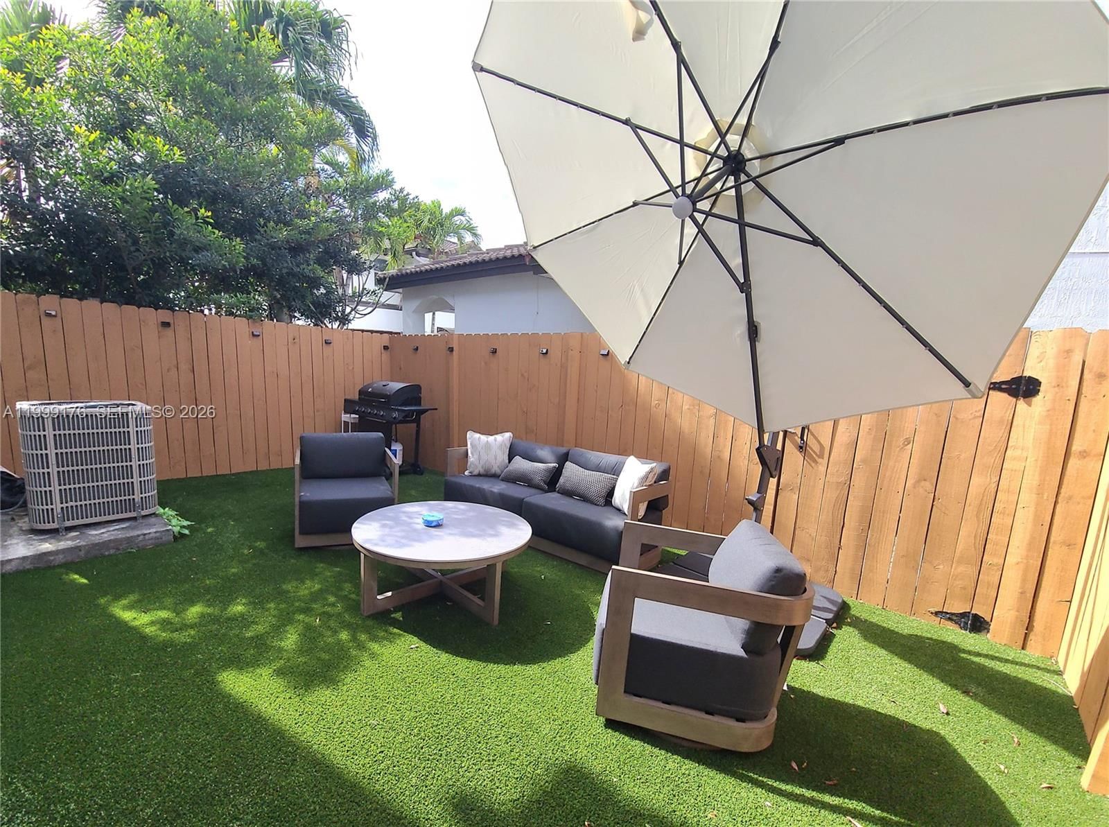 Real estate property located at 11613 78th St, Miami-dade, Doral Isles North Sec Two, Doral, FL