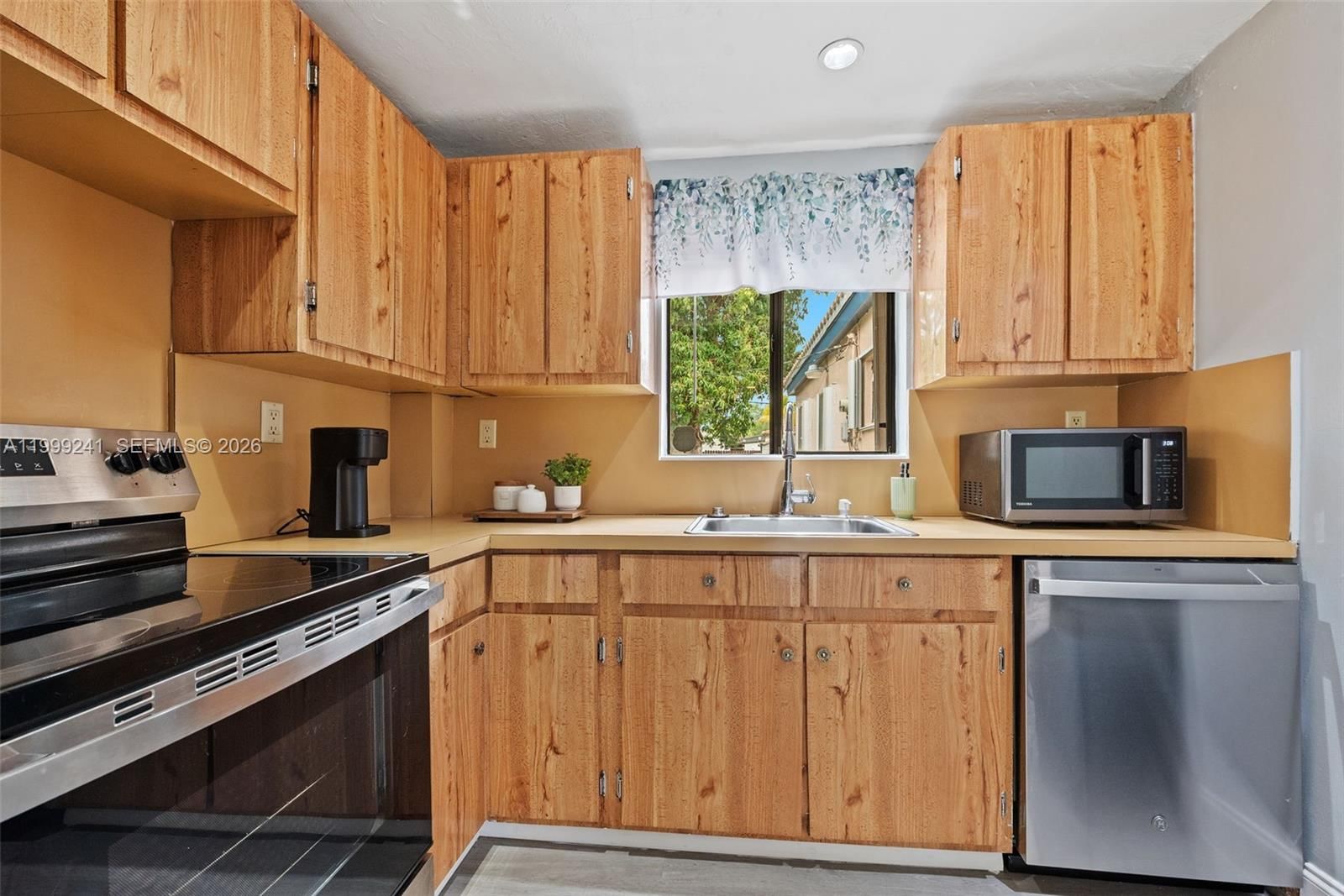 Real estate property located at 1395 177th St, Miami-dade, Fulford By Sea Sec N, North Miami Beach, FL