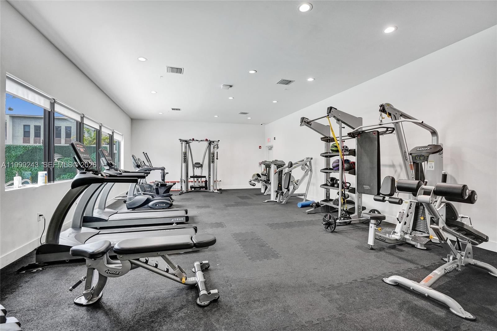 Real estate property located at 4373 9th St, Broward, Plantation Business Park, Plantation, FL