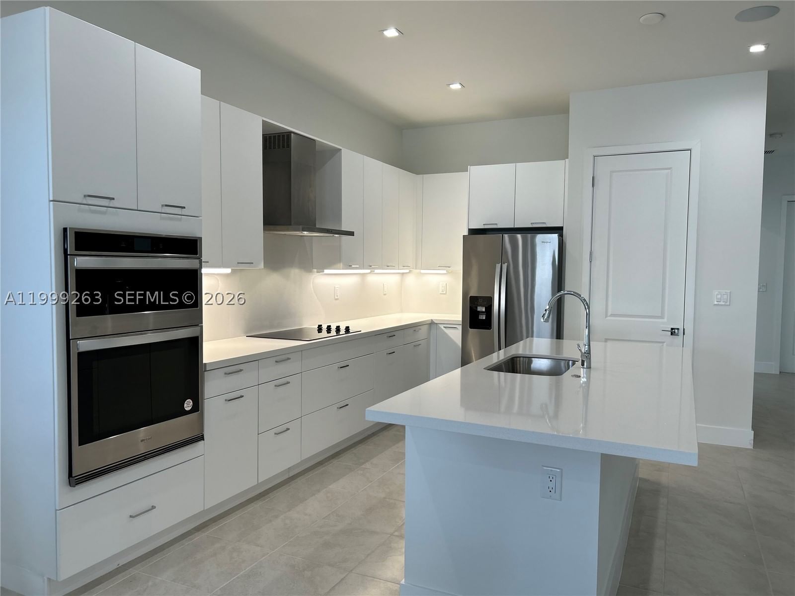 Real estate property located at 8037 46th Ter, Miami-dade, Canarias East, Doral, FL