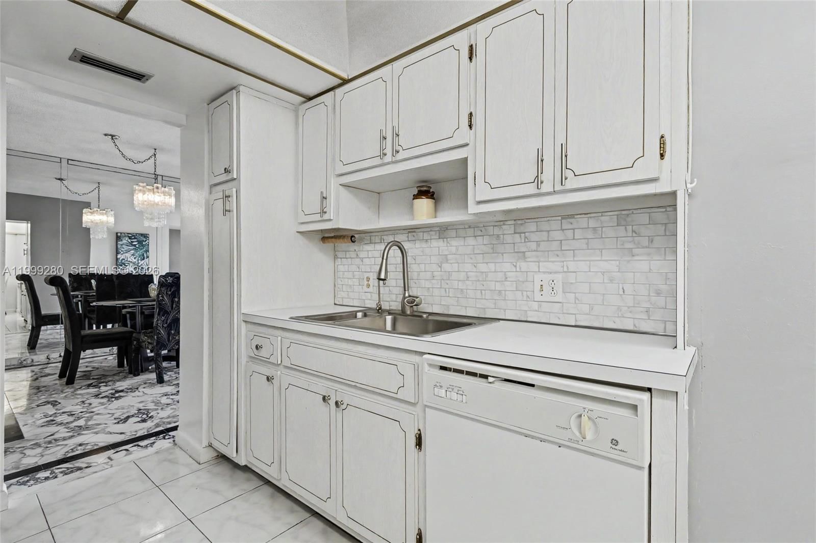 Real estate property located at 4330 Hillcrest Dr #405, Broward, Hillcrest East No 23 Cond, Hollywood, FL