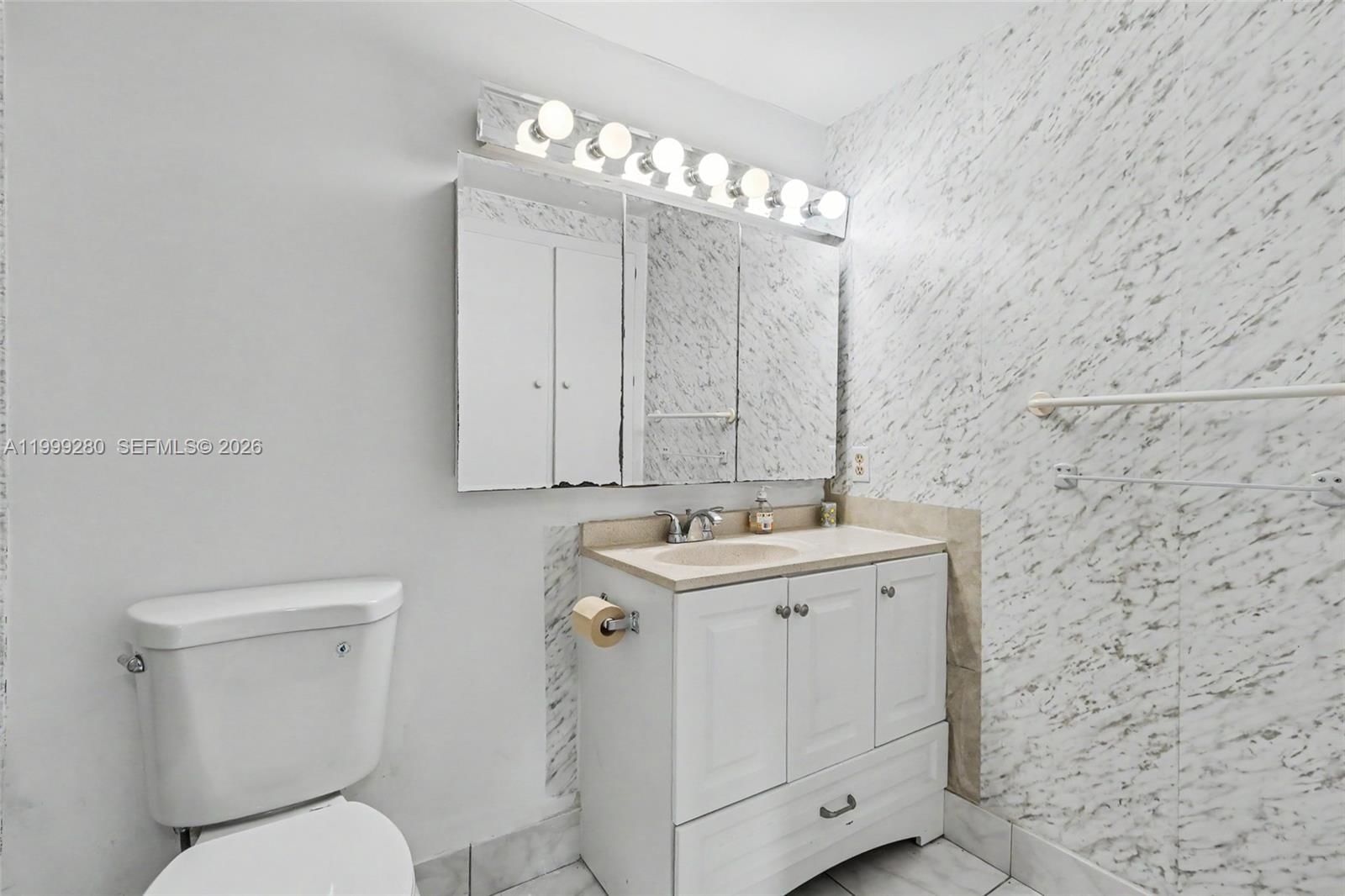 Real estate property located at 4330 Hillcrest Dr #405, Broward, Hillcrest East No 23 Cond, Hollywood, FL