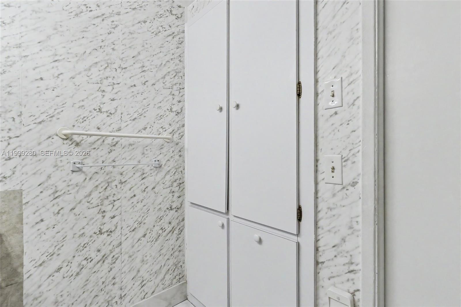 Real estate property located at 4330 Hillcrest Dr #405, Broward, Hillcrest East No 23 Cond, Hollywood, FL