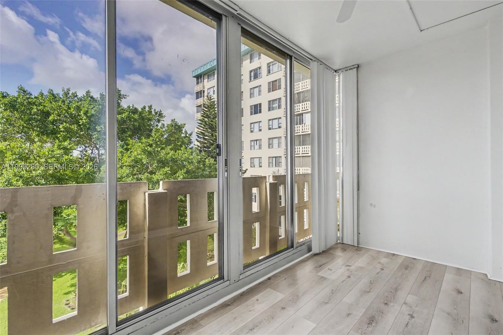 Real estate property located at 4330 Hillcrest Dr #405, Broward, Hillcrest East No 23 Cond, Hollywood, FL