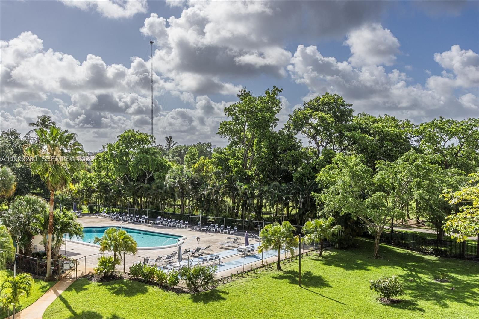 Real estate property located at 4330 Hillcrest Dr #405, Broward, Hillcrest East No 23 Cond, Hollywood, FL