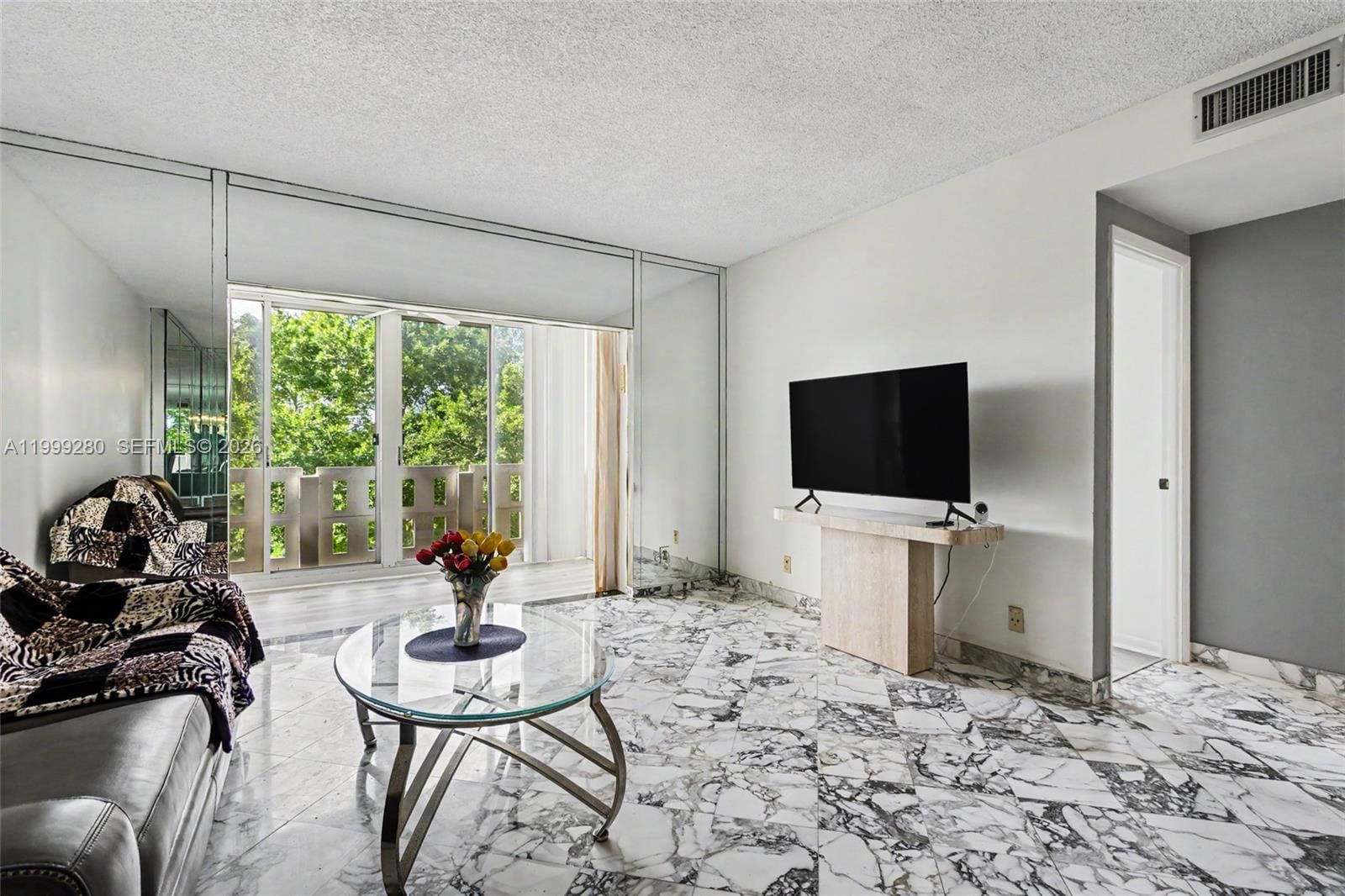 Real estate property located at 4330 Hillcrest Dr #405, Broward, Hillcrest East No 23 Cond, Hollywood, FL