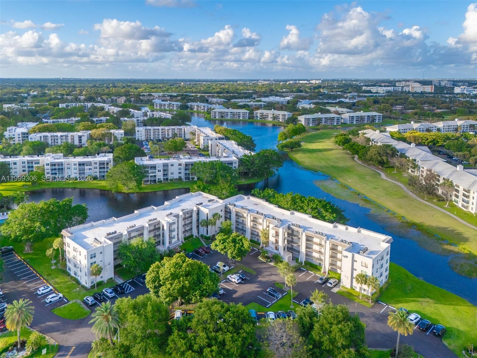 Real estate property located at 9311 Orange Grove Dr #211, Broward, Poinciana 14 Pine Island, Davie, FL